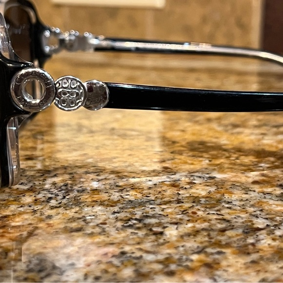Coach sunglasses just like new - Picture 7 of 7